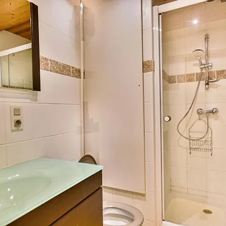 Cosy Centre-village Avec Balcon, Parking, Cuisine Equipee - Fr-1-685-50 * Les Gets